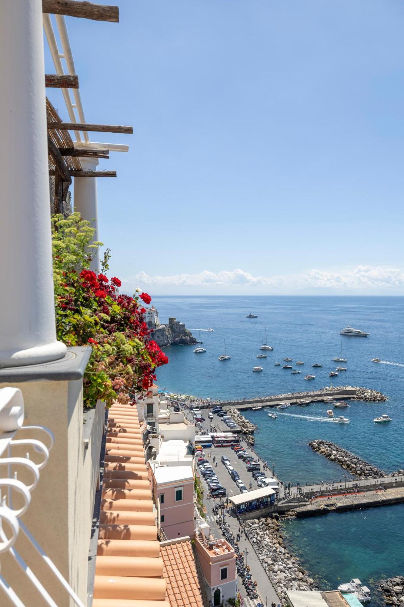 Apartments Amalfi Design Sea View Accessible By 250 Steps ภายนอก รูปภาพ