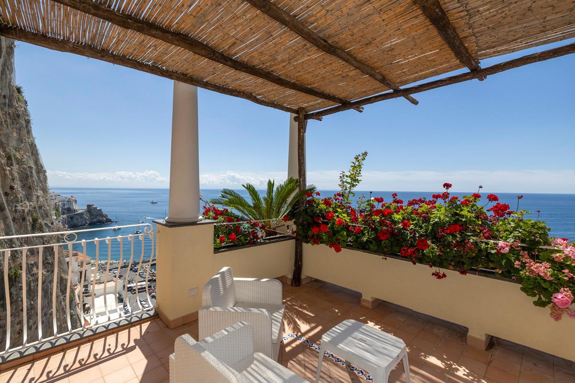 Apartments Amalfi Design Sea View Accessible By 250 Steps ภายนอก รูปภาพ