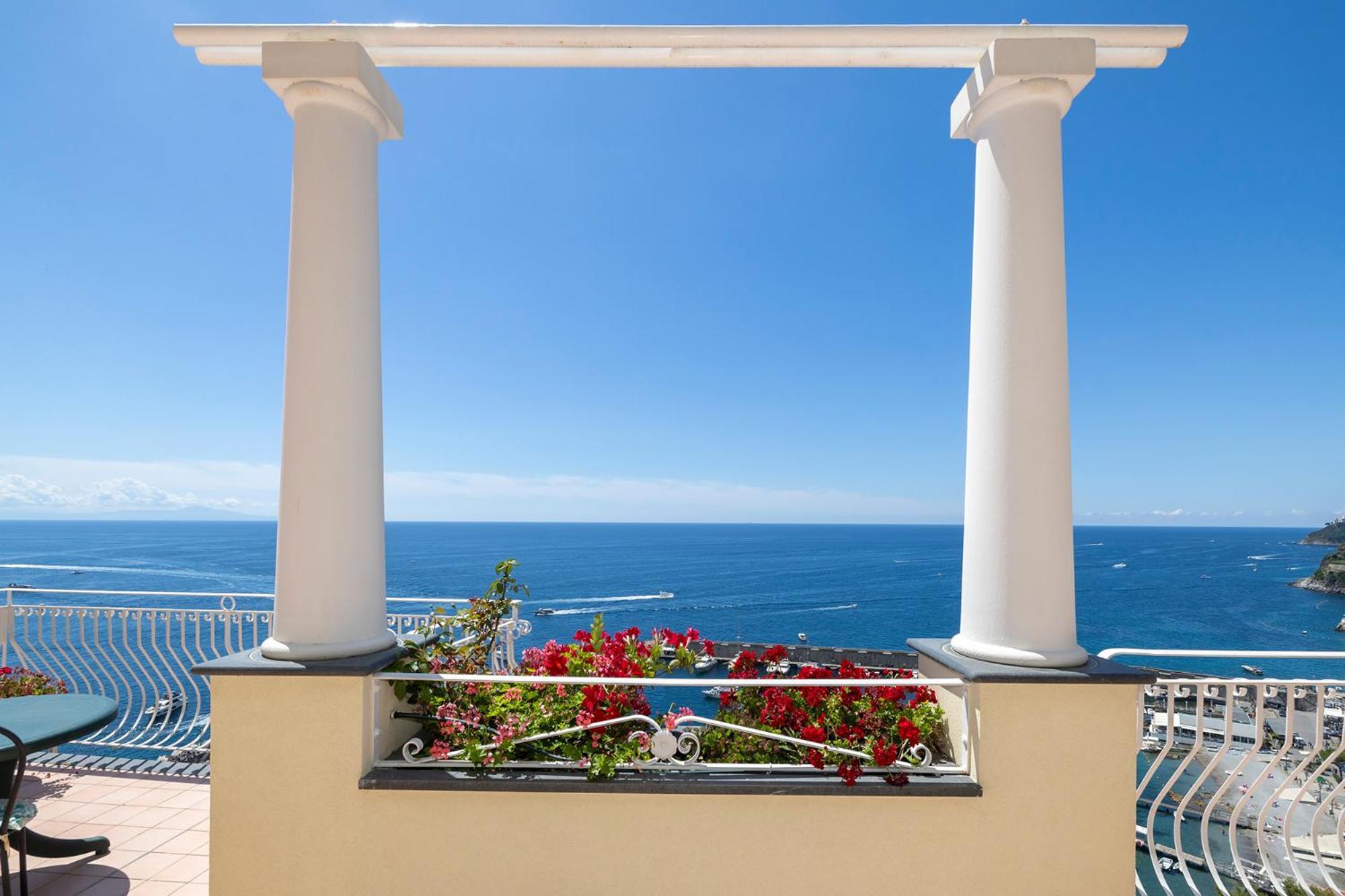 Apartments Amalfi Design Sea View Accessible By 250 Steps ภายนอก รูปภาพ