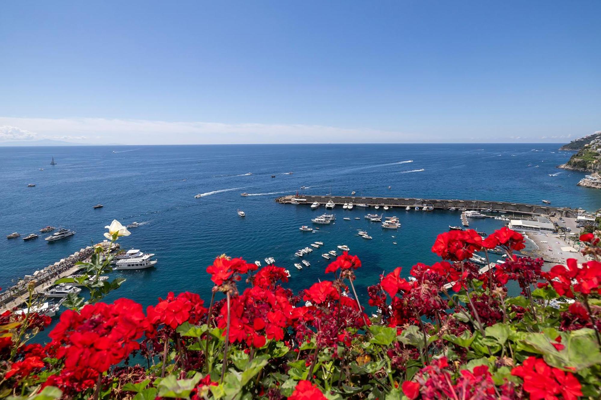 Apartments Amalfi Design Sea View Accessible By 250 Steps ภายนอก รูปภาพ