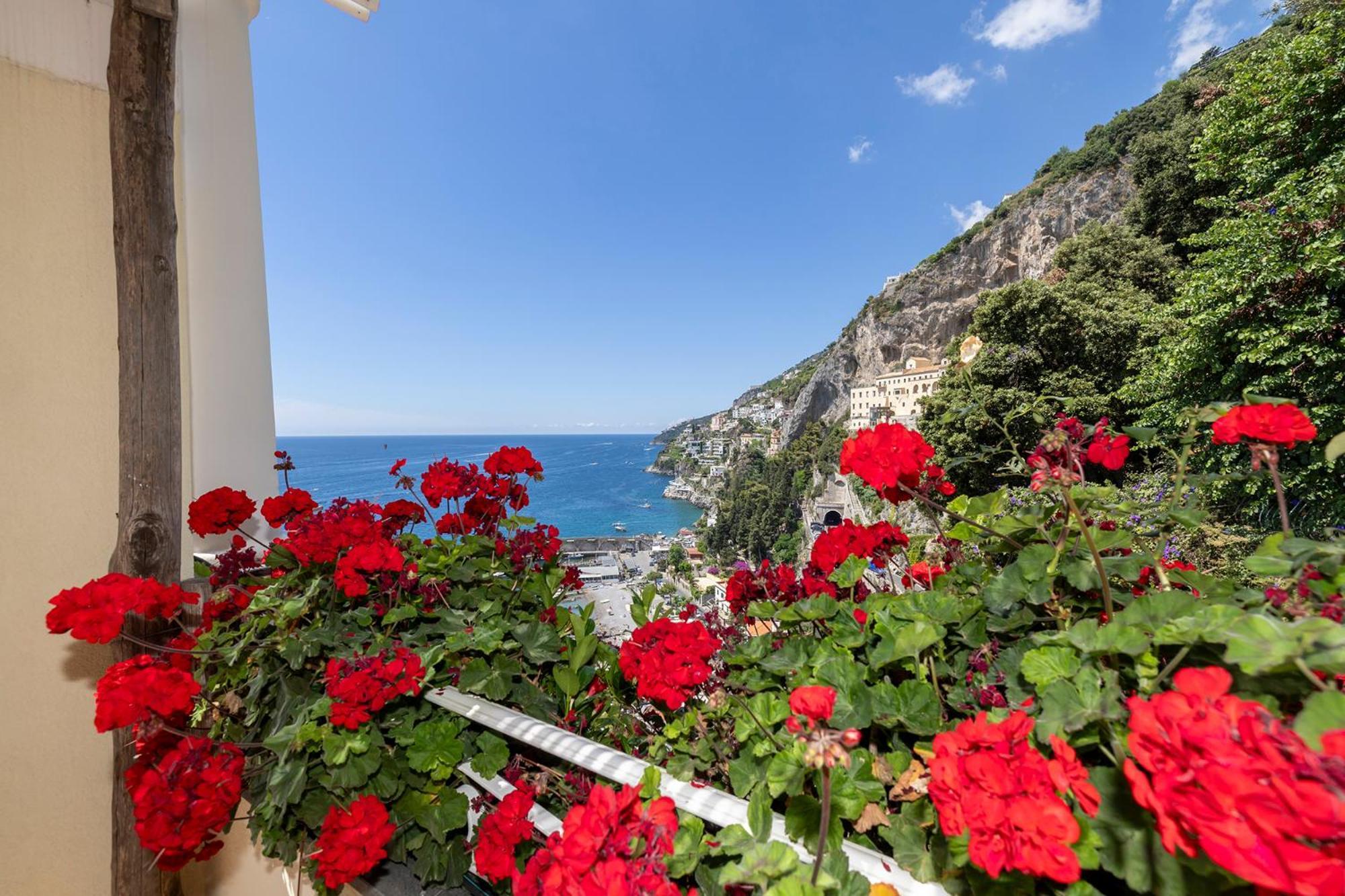 Apartments Amalfi Design Sea View Accessible By 250 Steps ภายนอก รูปภาพ