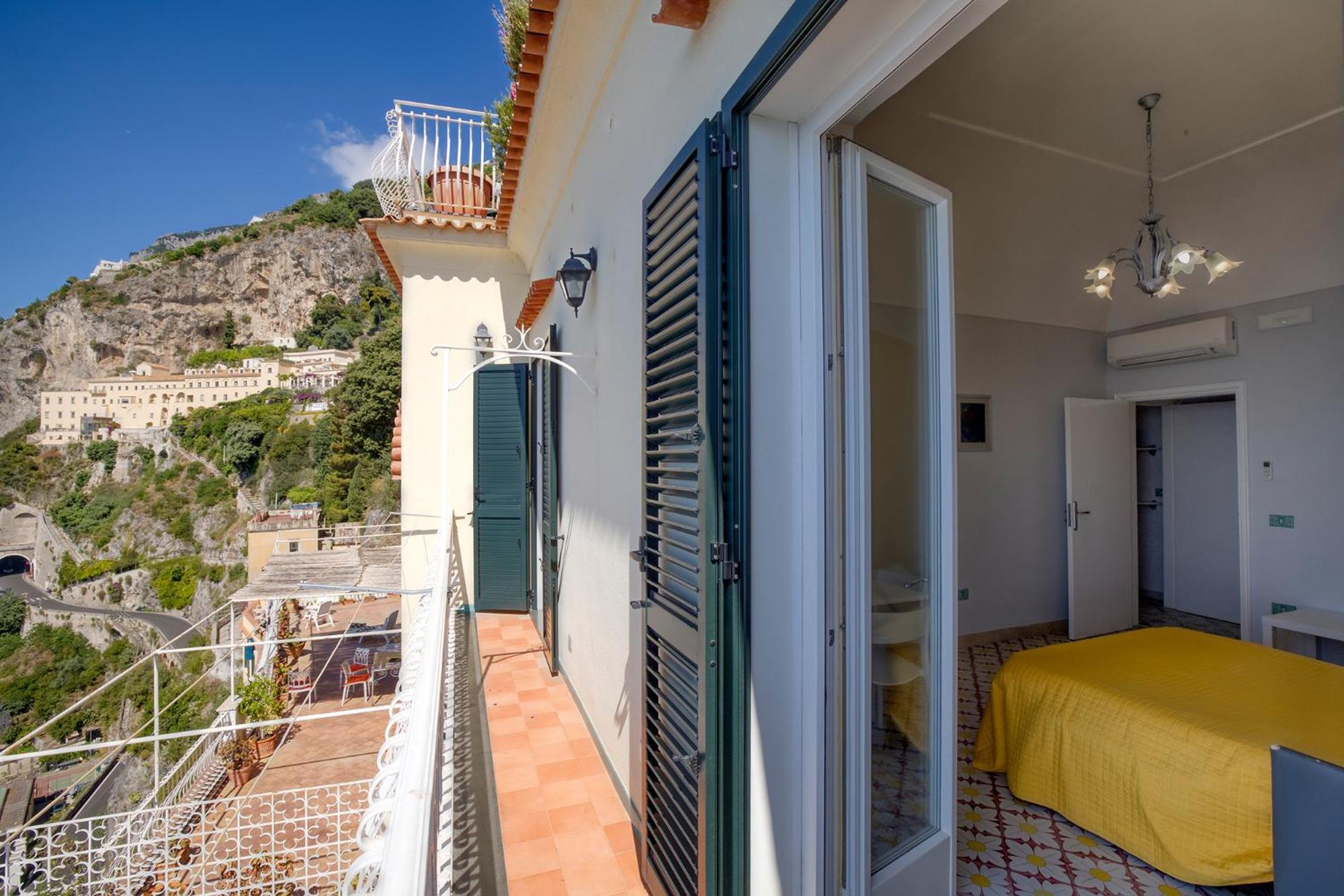 Apartments Amalfi Design Sea View Accessible By 250 Steps ภายนอก รูปภาพ